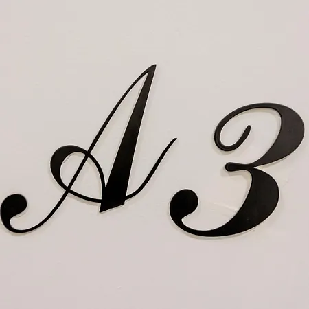 A3 Delux Studio Saffron بلوفديف